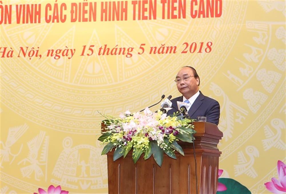 Thủ tướng Chính phủ Nguyễn Xuân Phúc phát biểu chỉ đạo Hội nghị.