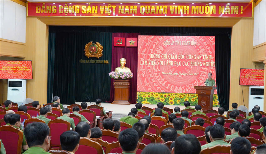 Thiếu tướng Tô Anh Dũng, Giám đốc Công an tỉnh chỉ đạo tập trung triển khai các nhiệm vụ giải quyết thủ tục hành chính cho người dân