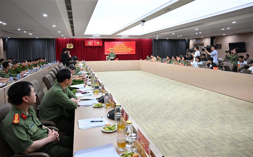 Toàn cảnh Họp báo.