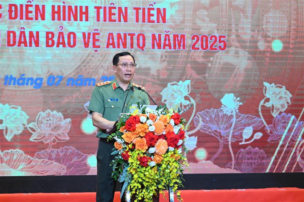 Thứ trưởng Lê Văn Tuyến phát biểu chỉ đạo tại Ngày hội.