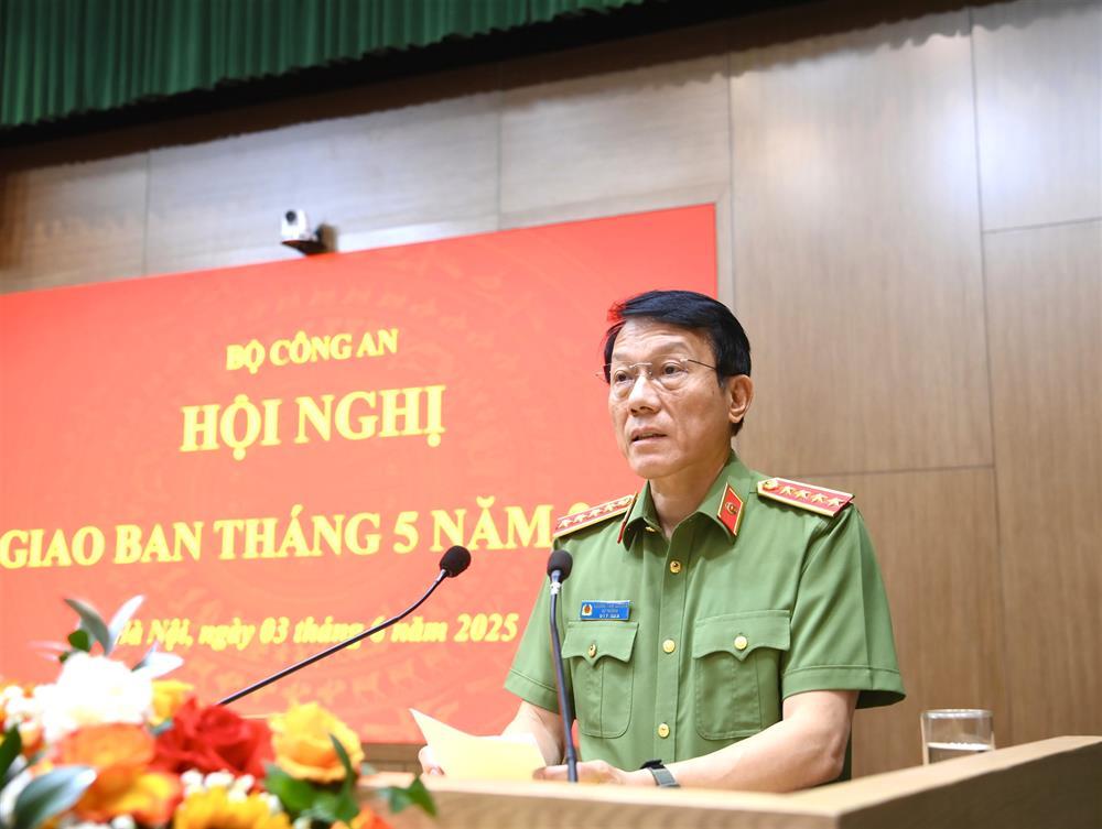 Bộ trưởng Lương Tam Quang phát biểu chỉ đạo tại Hội nghị Giao ban Bộ tháng 05/2025.