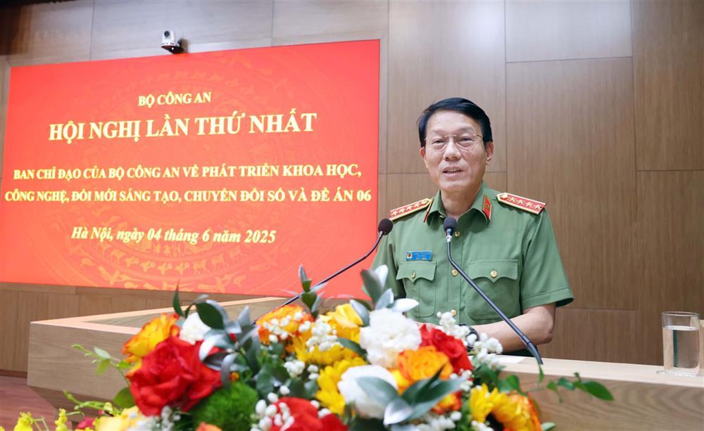 Bộ trưởng Lương Tam Quang nhấn mạnh yêu cầu đẩy mạnh thực hiện Nghị quyết 57 - NQ/TW của Bộ Chính trị trong lực lượng CAND.