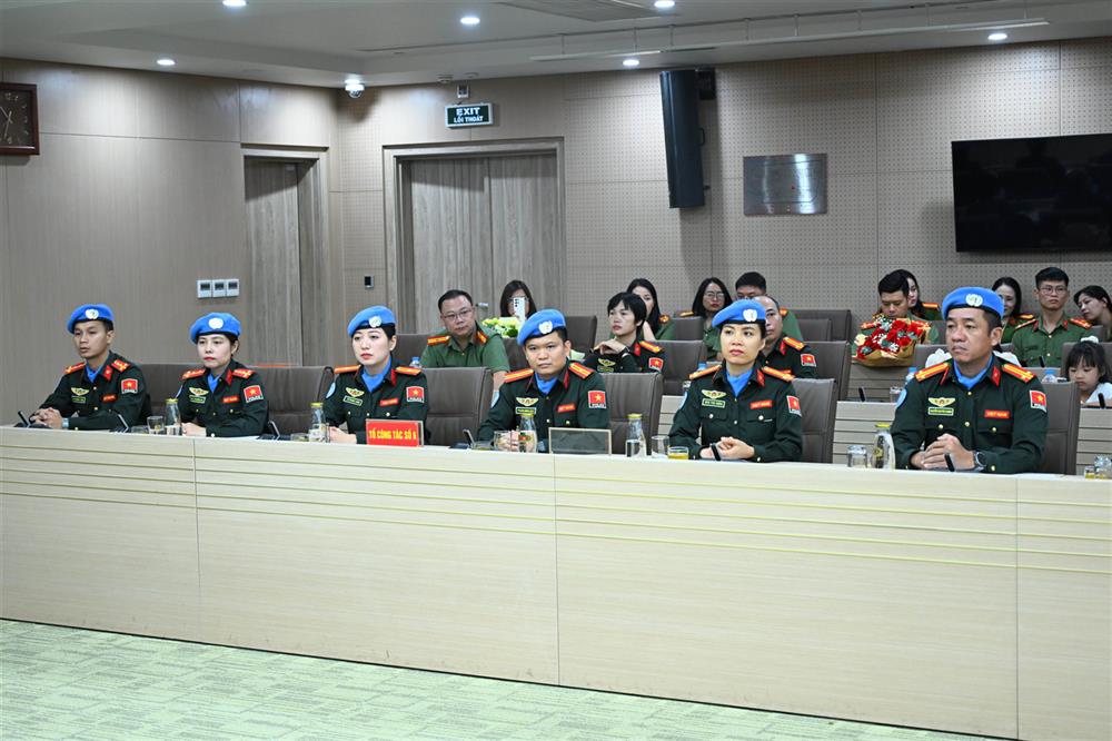 Các sĩ quan Tổ Công tác số 6 thực hiện nhiệm vụ tại Phái bộ MINUSCA.