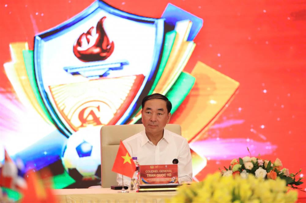 Thứ trưởng Trần Quốc Tỏ phát biểu tại buổi gặp mặt.