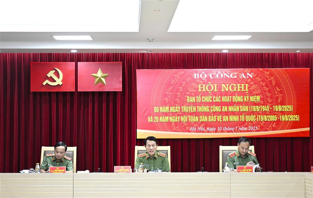 Bộ trưởng Lương Tam Quang chủ trì cuộc họp.