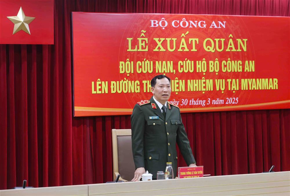 Thứ trưởng Lê Văn Tuyến phát biểu tại buổi Lễ.
