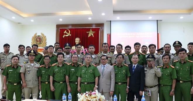 Các đại biểu dự Lễ khai giảng.