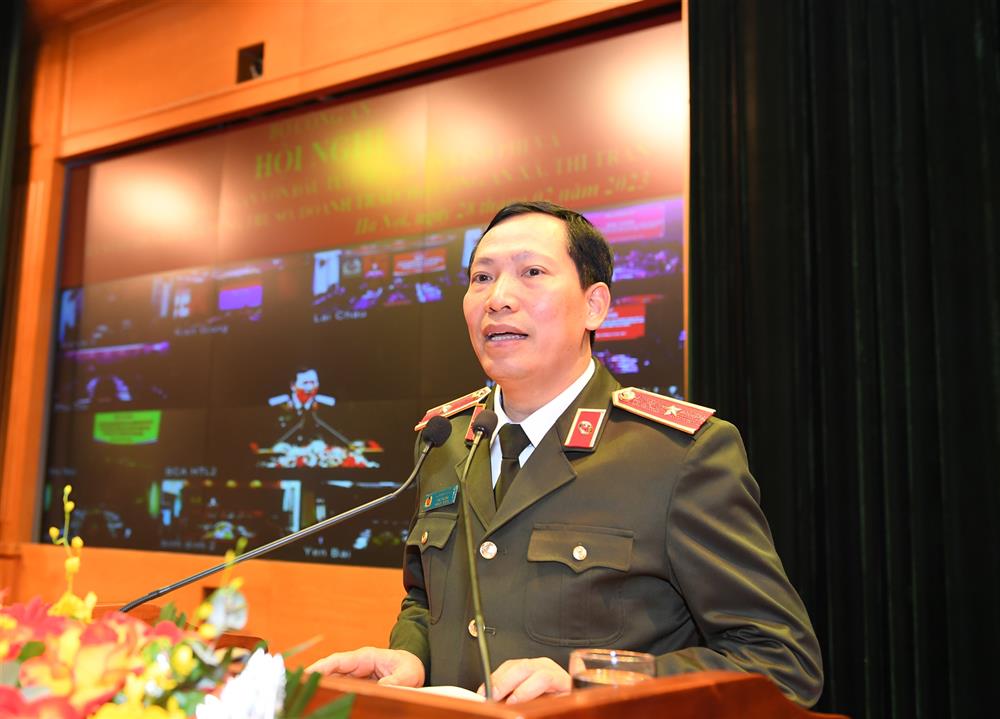 Thứ trưởng Lê Văn Tuyến phát biểu tại Hội nghị. 