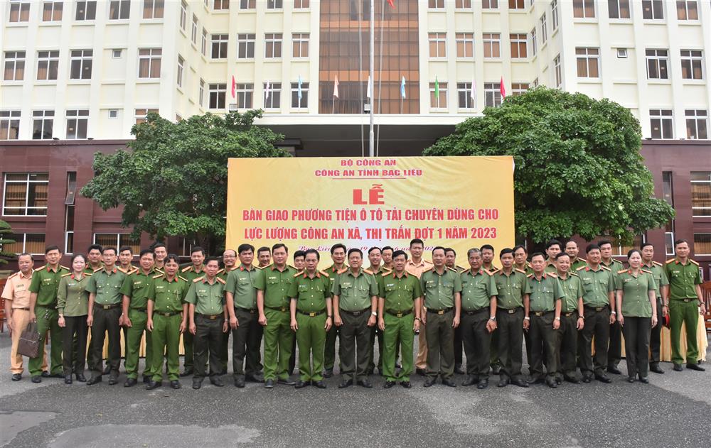 Các đại biểu dự buổi Lễ.