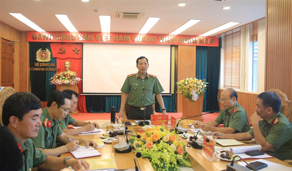 Thứ trưởng Lê Văn Tuyến phát biểu chỉ đạo tại Hội nghị.