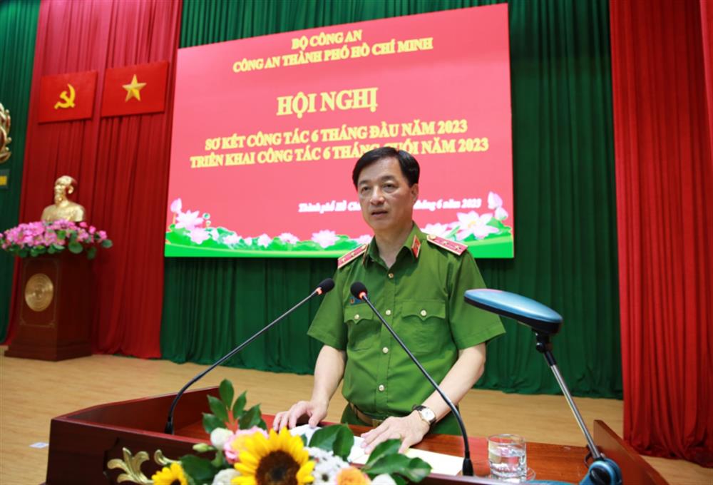 Thứ trưởng Nguyễn Duy Ngọc phát biểu chỉ đạo Hội nghị.