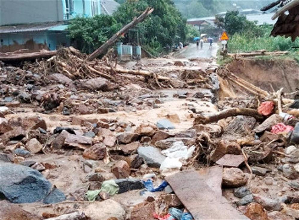 Mưa lớn ngày 5/8/2023 trên địa bàn huyện Mù Cang Chải, tỉnh Yên Bái dẫn đến lũ ống, sạt lở đất gây thiệt hại đến người và tài sản của nhân dân.