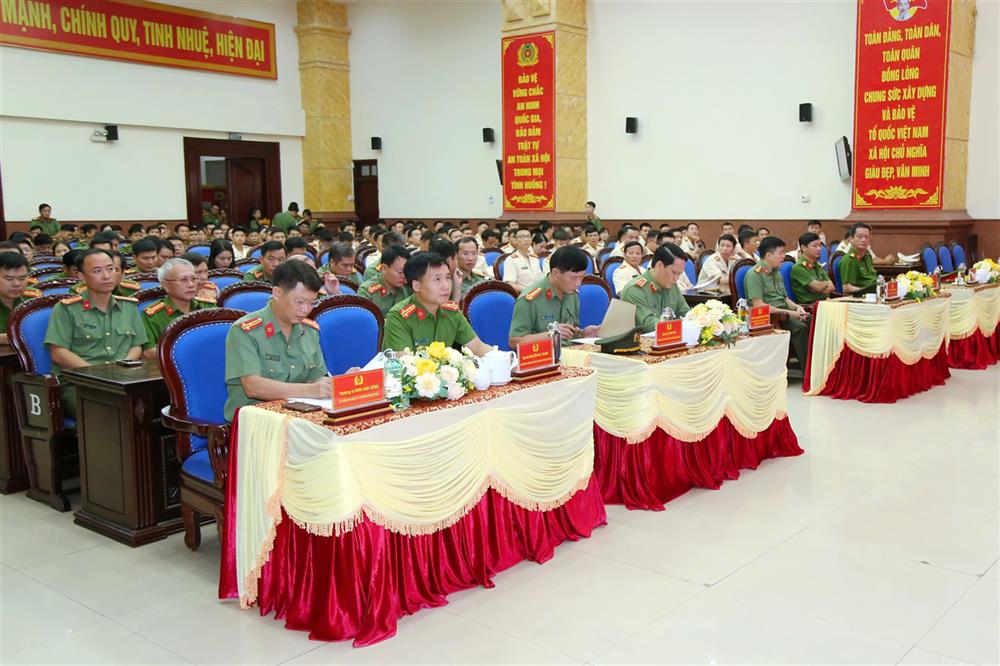 Toàn cảnh Hội nghị.