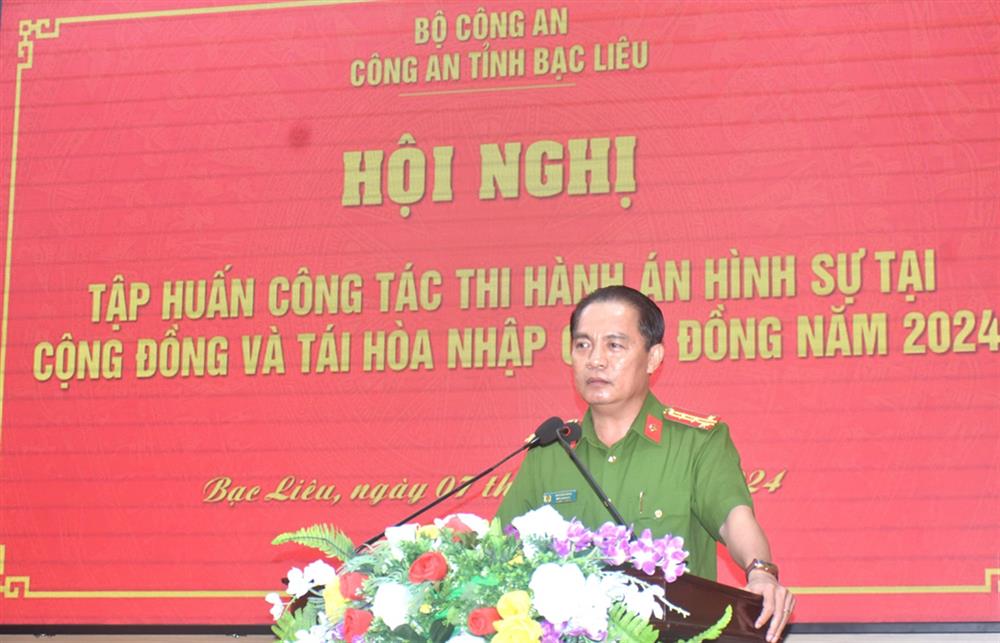 Đại tá Bùi Xuân Khởi, Phó Giám đốc Công an tỉnh phát biểu tại Hội nghị.