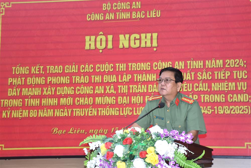 Đại tá Trương Công Dũng, Phó Giám đốc Công an tỉnh phát biểu tại Hội nghị.