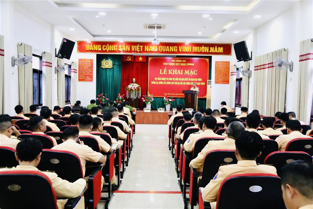 Toàn cảnh Lễ khai mạc. 