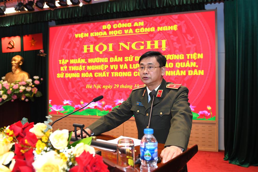 Thiếu tướng Lưu Hồng Quảng, Viện trưởng Viện Khoa học và Công nghệ phát biểu tại Hội nghị.