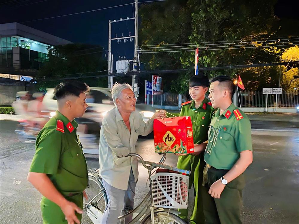 Các hoạt động của Đoàn Thanh niên Công an thành phố Long Xuyên.