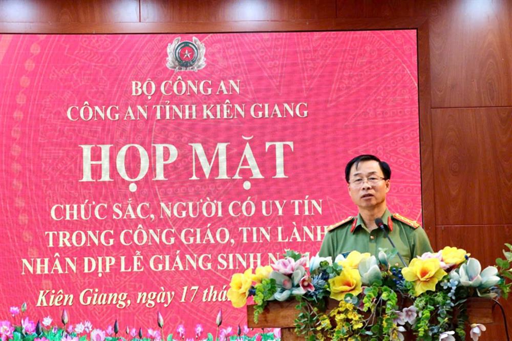 Đại tá Đào Hải Đăng, Phó Giám đốc Công an tỉnh phát biểu tại buổi họp mặt.