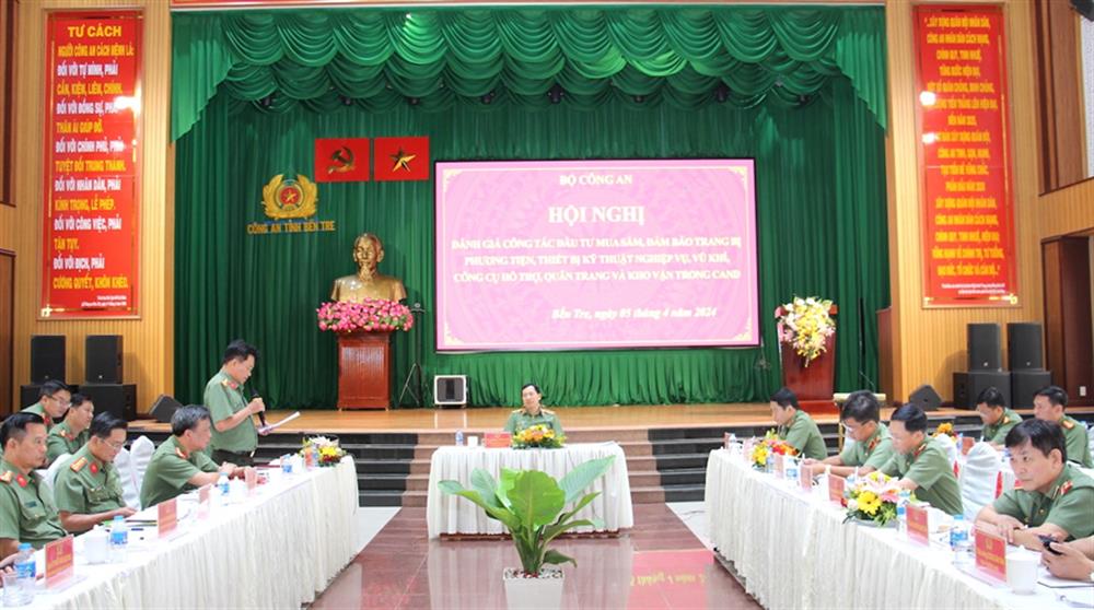 Toàn cảnh Hội nghị.