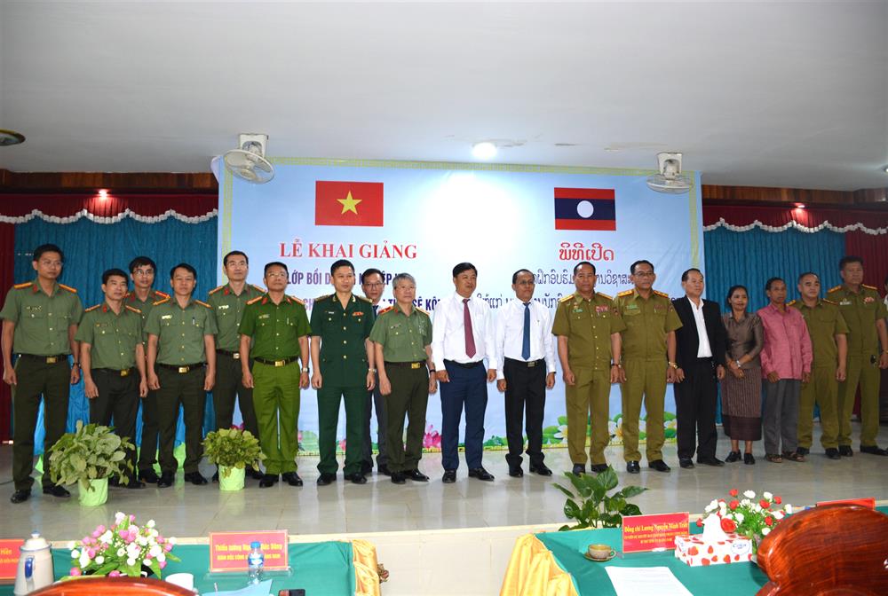 Các đại biểu dự Lễ khai giảng.
