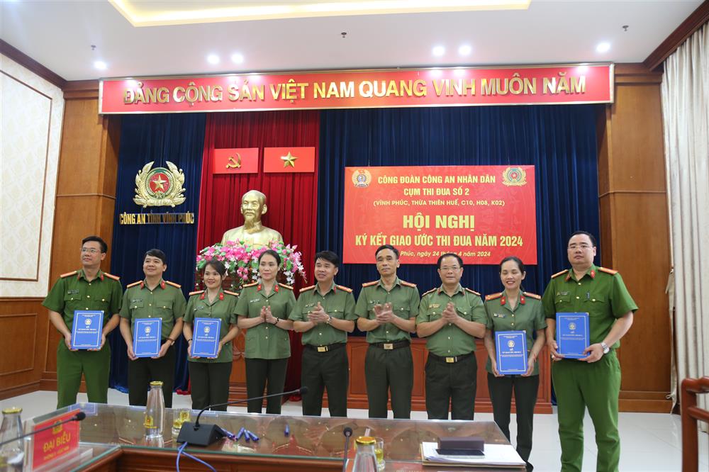 Các đơn vị trong Cụm thi đua ký kết giao ước thi đua năm 2024.