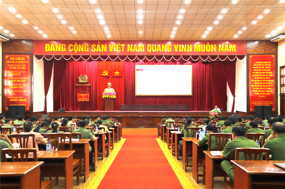 Toàn cảnh Hội nghị.