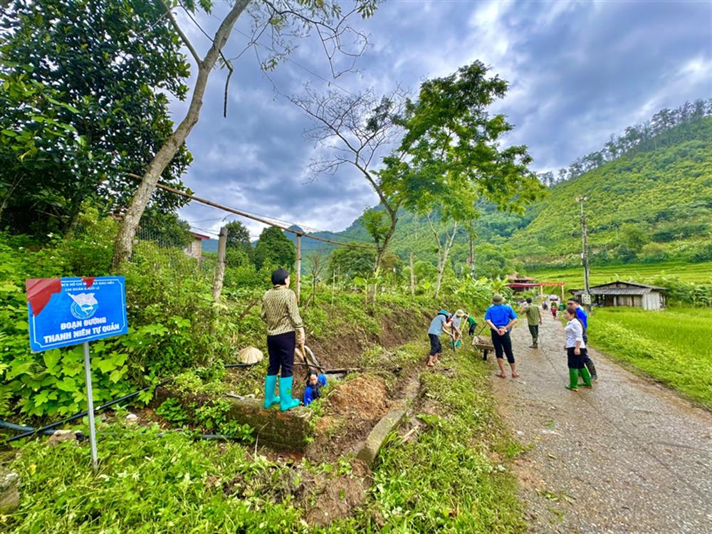 phát dọn, khơi thông, làm sạch hệ thống kênh mương.