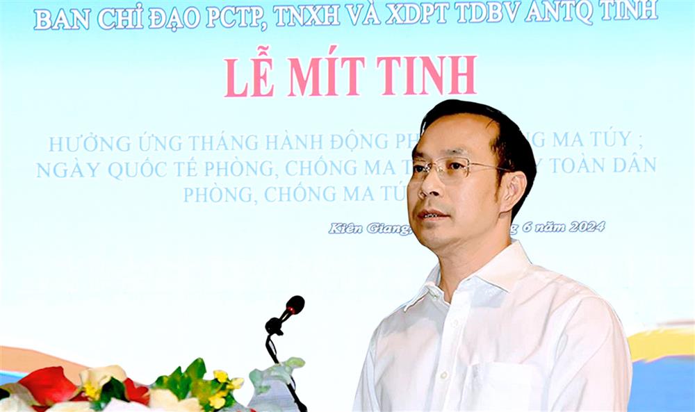 Đồng chí Nguyễn Thanh Nhàn, Phó Chủ tịch Ủy ban nhân dân tỉnh phát biểu tại buổi Lễ.