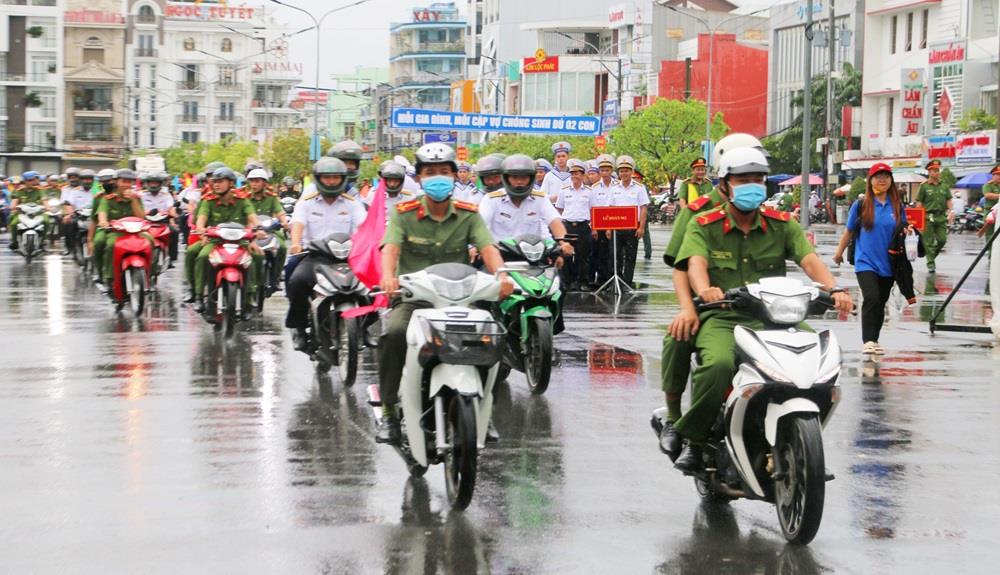 Các lực lượng tham gia diễu hành.