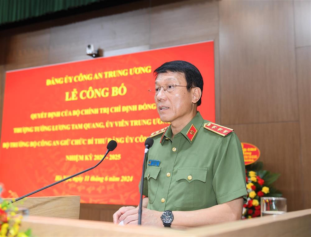 Bộ trưởng Lương Tam Quang phát biểu nhận nhiệm vụ.