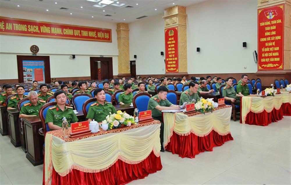 Các đại biểu dự buổi Lễ.
