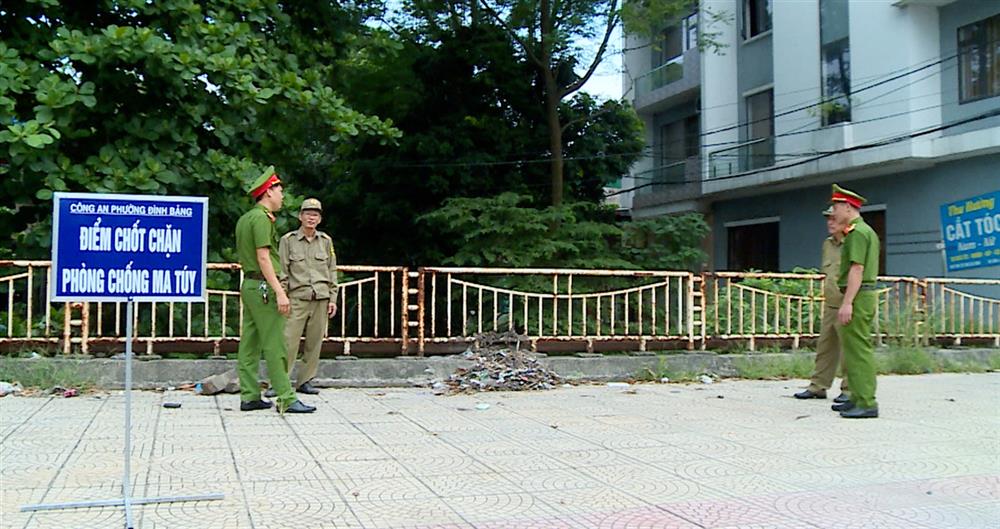 Chốt chặn phòng, chống ma túy trên địa bàn phường Đình Bảng.