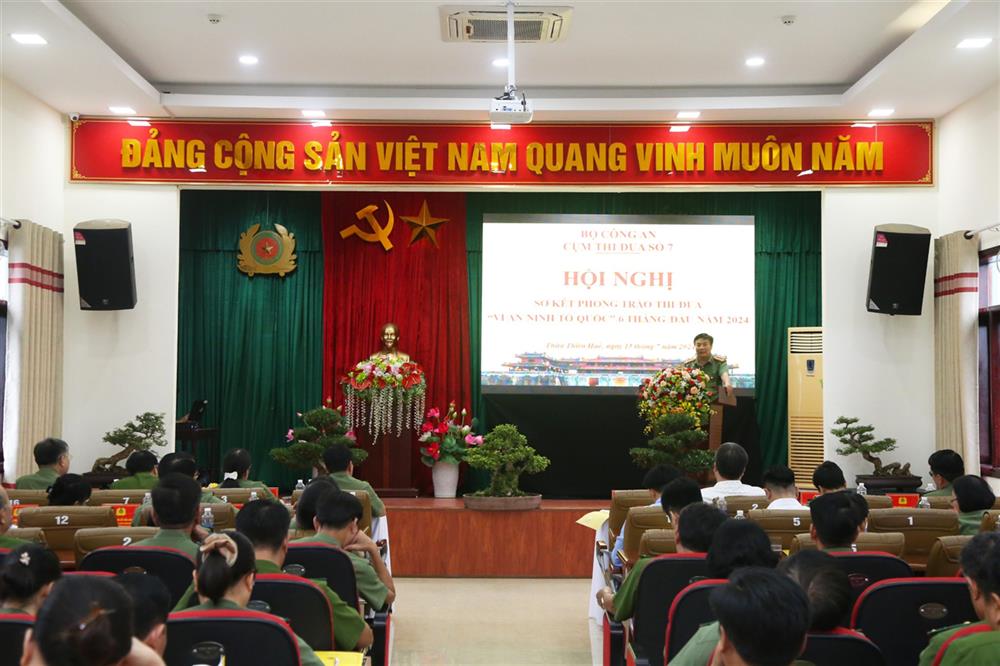 Toàn cảnh Hội nghị.