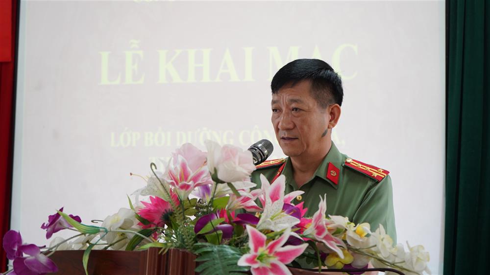 Đại tá Hà Trọng Trung phát biểu tại Lễ khai giảng.