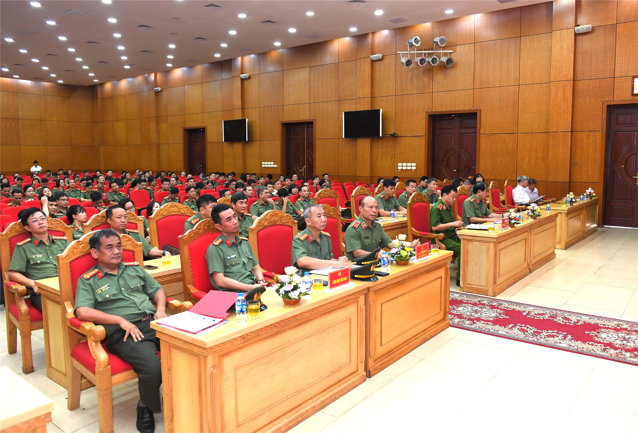 Toàn cảnh Hội nghị.