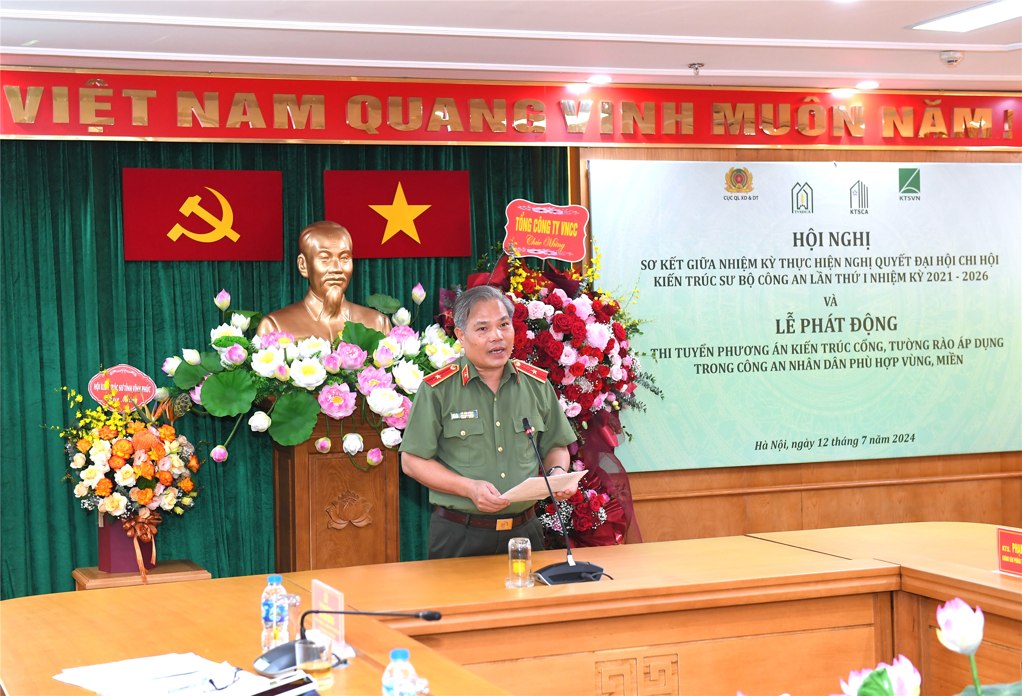 Thiếu tướng Vũ Văn Dũng phát biểu tại Hội nghị.