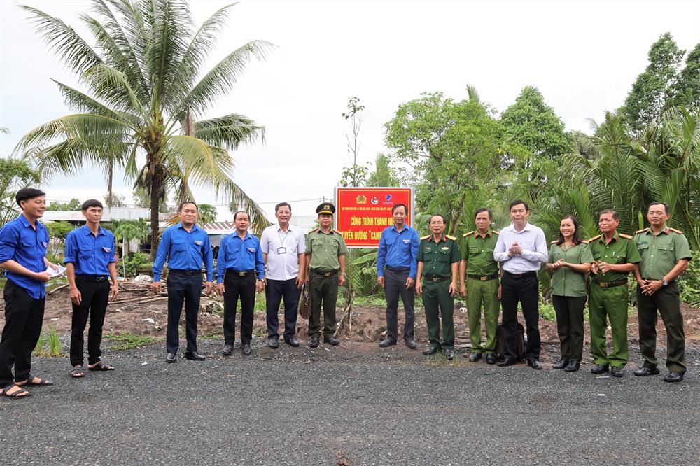 Ra mắt công trình thanh niên “Tuyến đường Cammera An ninh”.