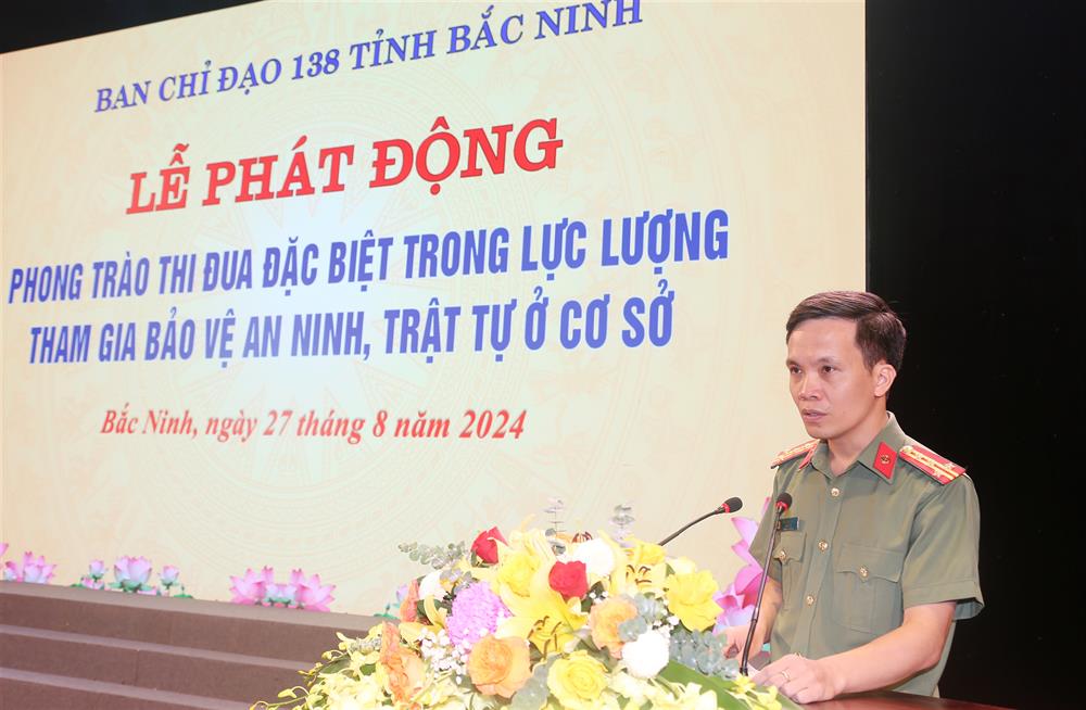 Đại tá Bùi Duy Hưng, Giám đốc Công an tỉnh phát biểu tiếp thu ý kiến chỉ đạo. 