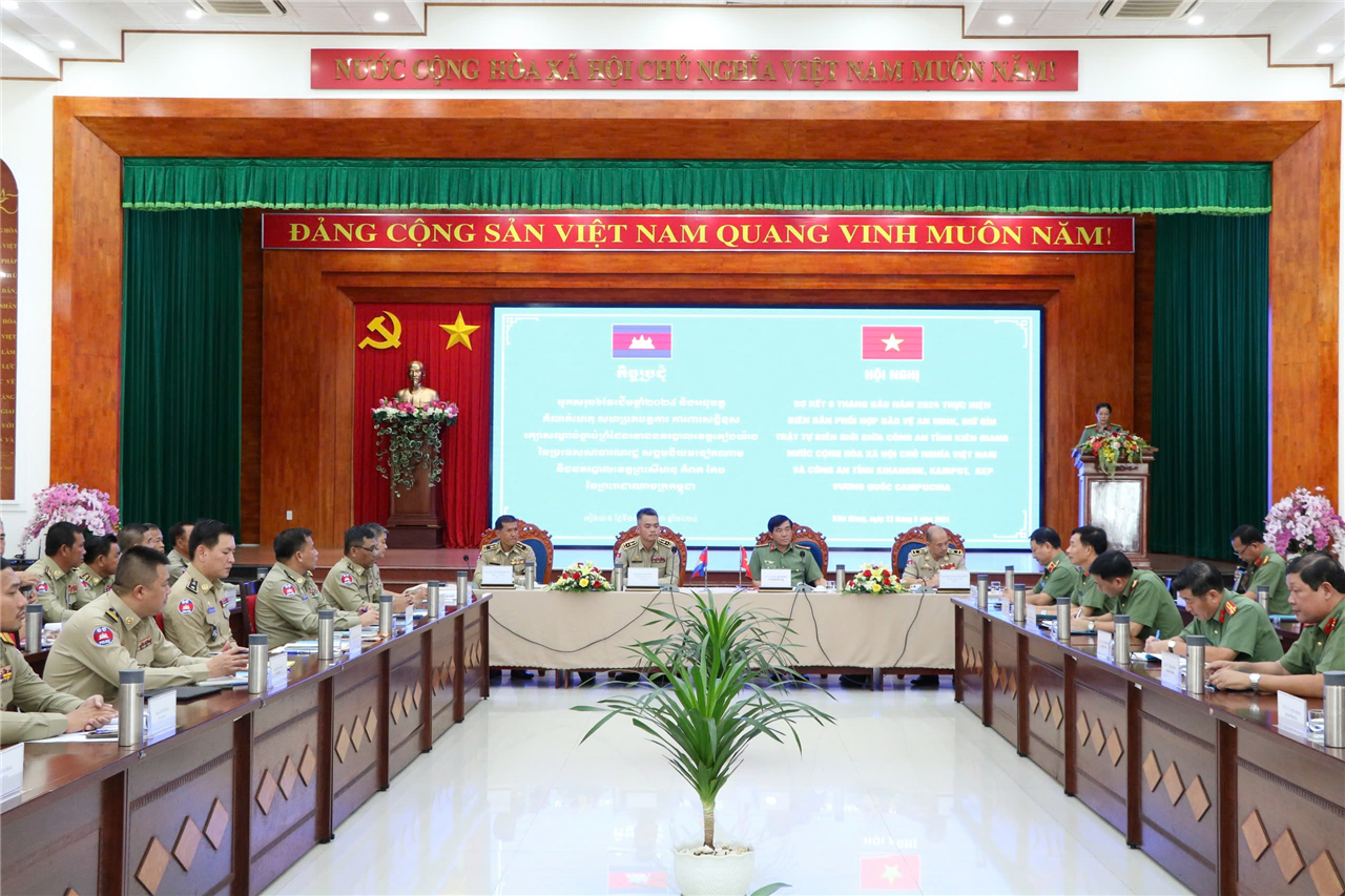 Toàn cảnh Hội nghị.