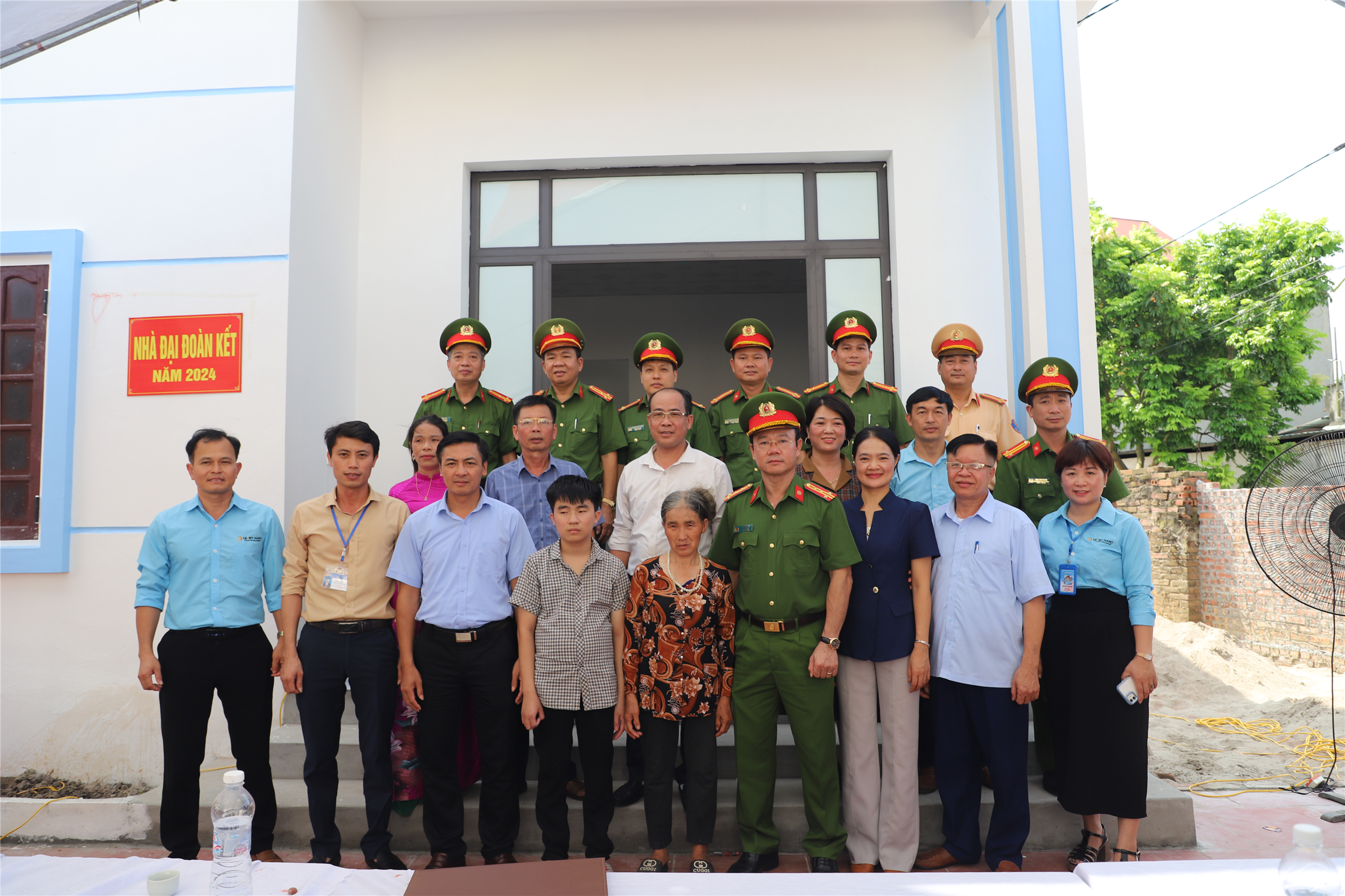 Các đại biểu dự buổi Lễ.
