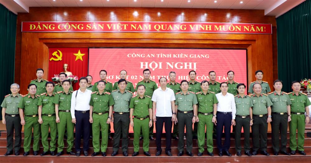 Các đại biểu dự Hội nghị.