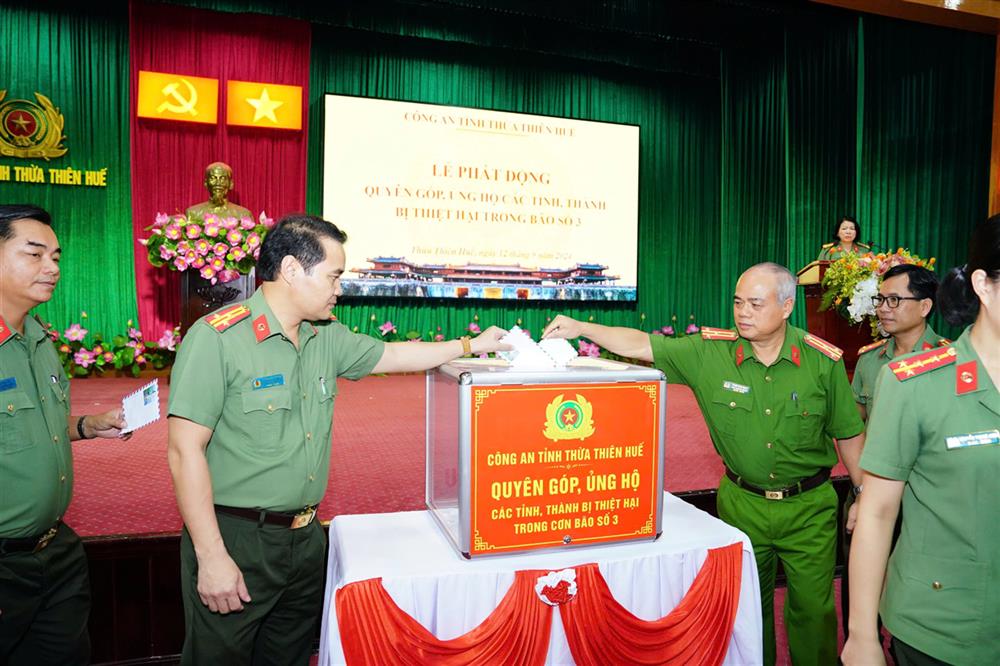 Toàn lực lượng Công an tỉnh đã đồng lòng, tự nguyện ủng hộ 01 ngày lương.