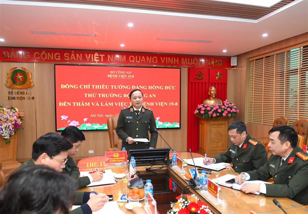 Thứ trưởng Đặng Hồng Đức phát biểu tại buổi làm việc.