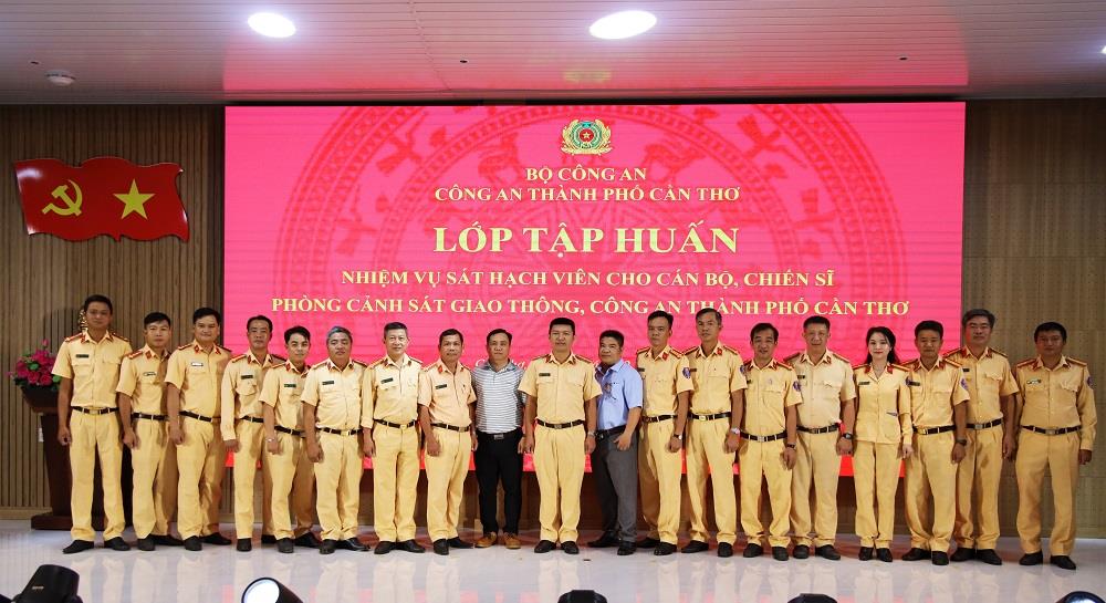 Cán bộ Công an thành phố Cần Thơ tham gia tập huấn.