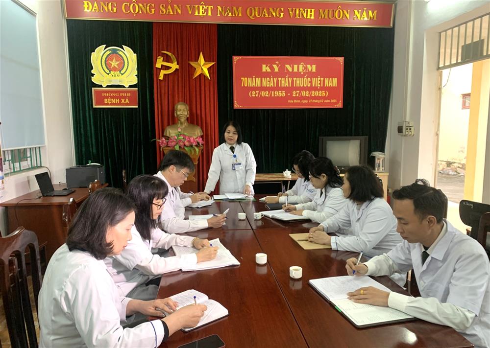 Bệnh xá Công an tỉnh tổ chức sinh hoạt chính trị nhân kỷ niệm 70 năm Ngày Thầy thuốc Việt Nam.