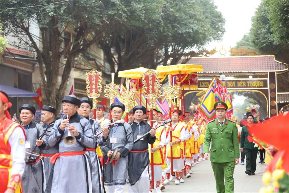 Đảm bảo an toàn cho lễ rước kiệu.