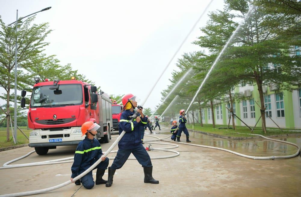Diễn tập phòng cháy, chữa cháy và cứu nạn, cứu hộ.