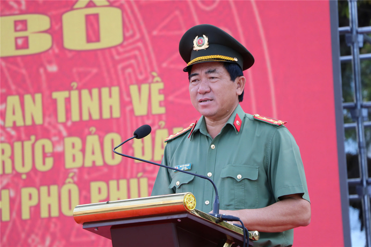 Đại tá Nguyễn Văn Hận, Giám đốc Công an tỉnh Kiên Giang phát biểu tại buổi Lễ.