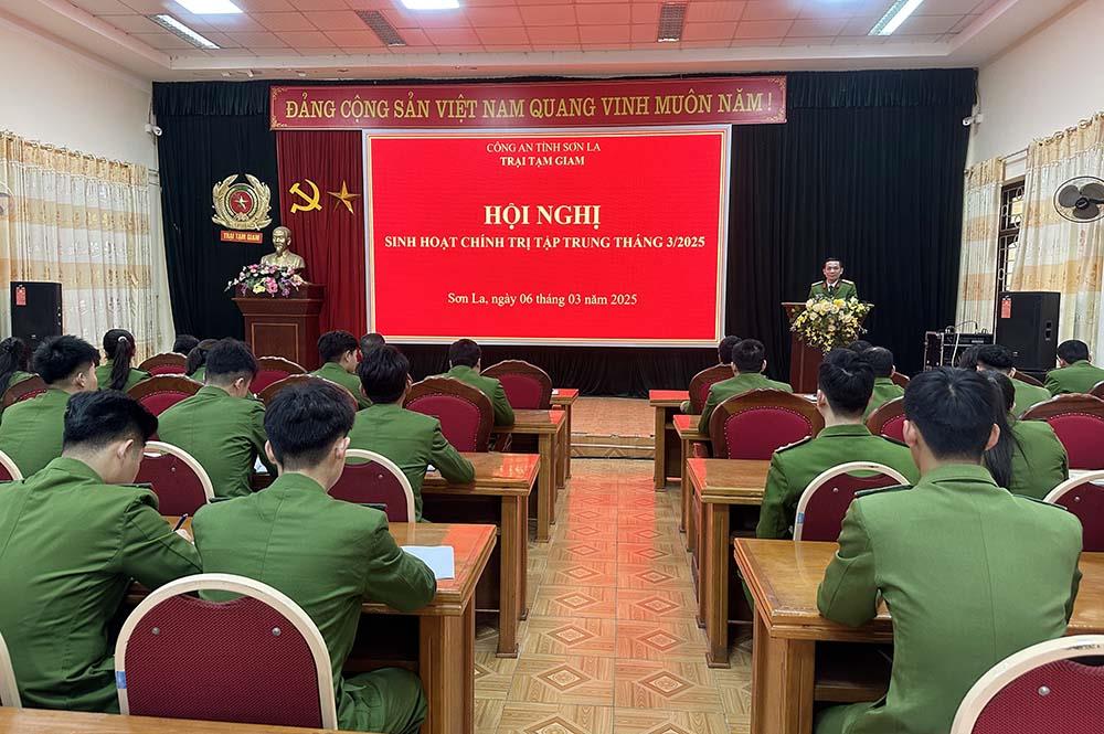 Nội dung, ý nghĩa của Sáu điều Bác Hồ dạy Công an nhân dân được Ban Giám thị Trại tạm giam Công an tỉnh thường xuyên phổ biến quán triệt đến CBCS.